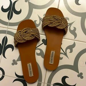 Size 9 Steve Madden slides. Bronze glitter.